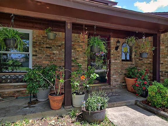 4th image of 7121 Bahama Ct