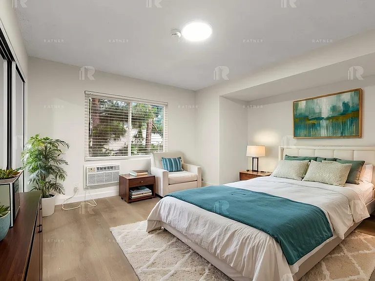 (An/Ti/Yo:B) 4216 Mary Ellen Avenue — Photo 16
