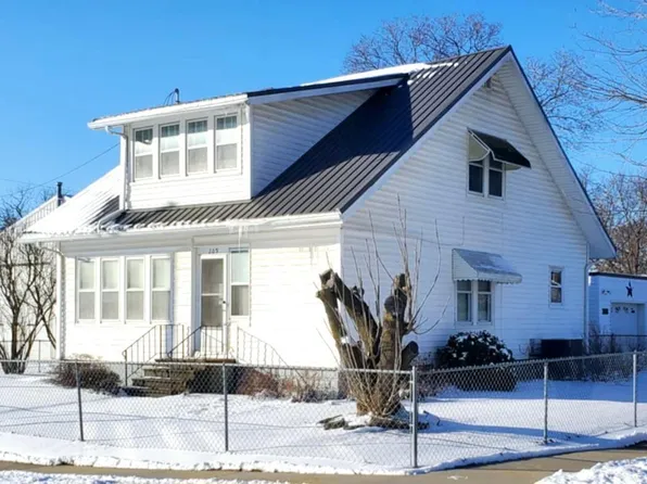 209 Hayes St E, Hazleton, IA 50641