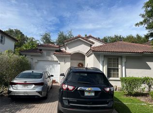 16765 SW 90th St, Miami, FL 33196
