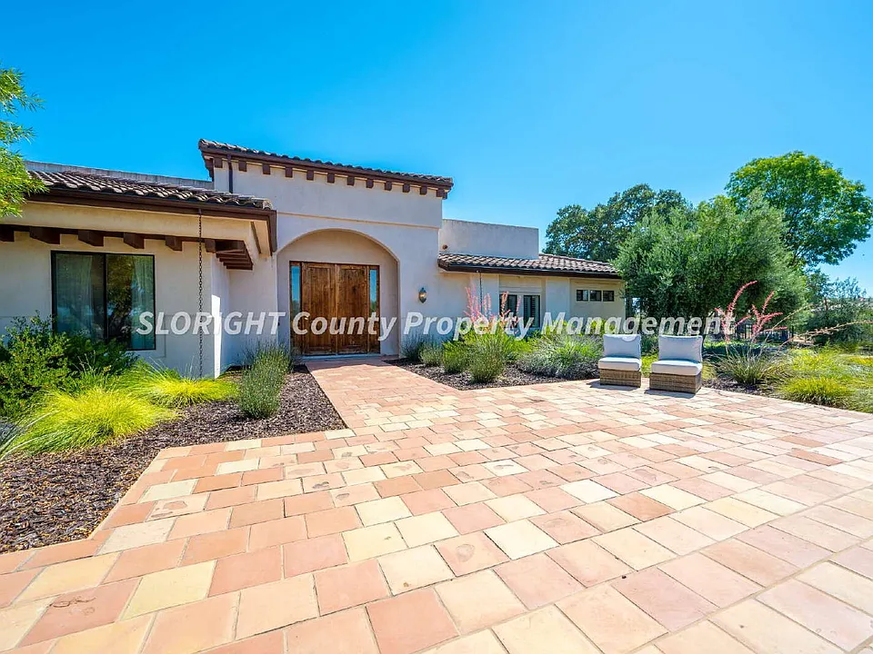 6750 Golden Pheasant Ln