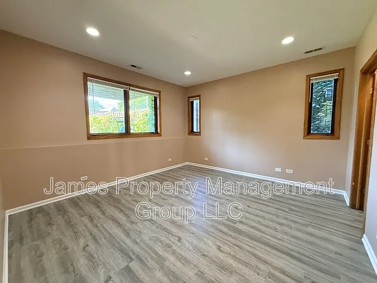 2711 W Congress Pkwy #1 — Photo 8