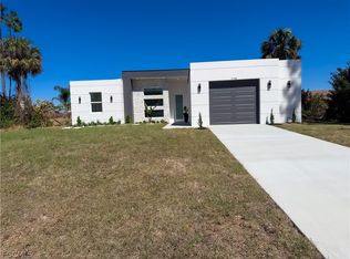 3106 Myra Ln, Labelle, FL 33935