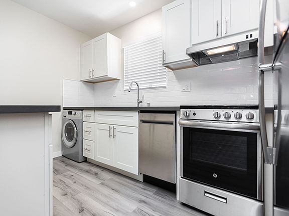 5th image of 472 Jean St APT 15