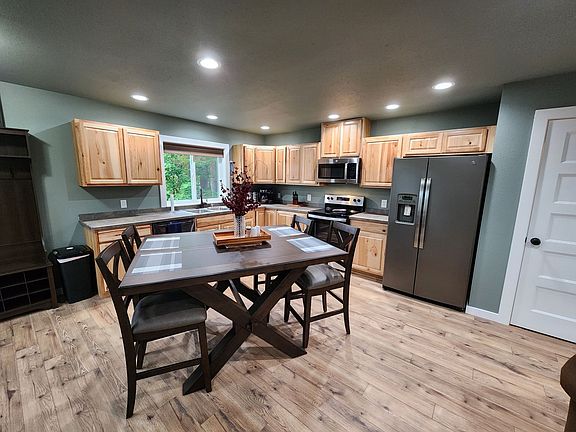 3rd image of 41963 Hidden Forest Ln