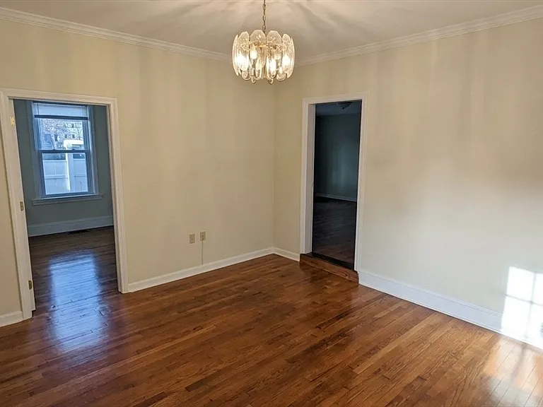 1084 Chestnut St #1 — Photo 8