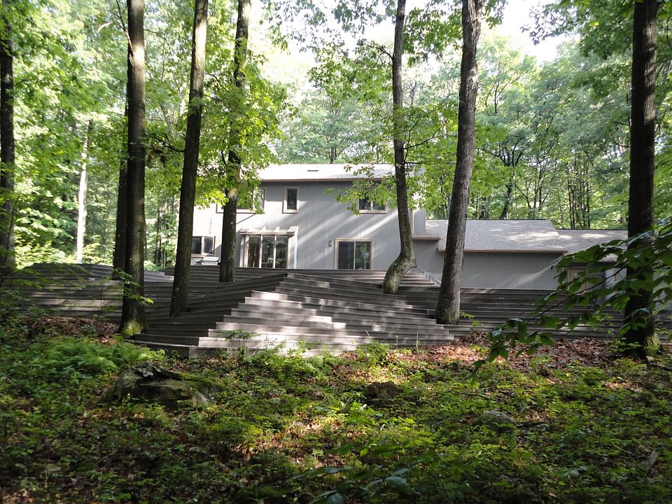 2nd image of 14 Deer Path St
