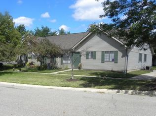 1268 Oxford Manor Ct APT 4, South Lyon, MI 48178