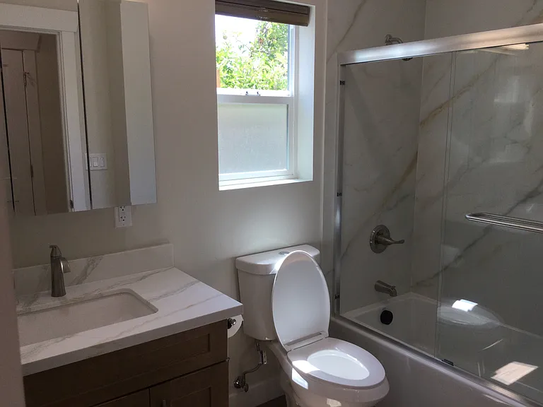 4572A Sargent Ave — Photo 16