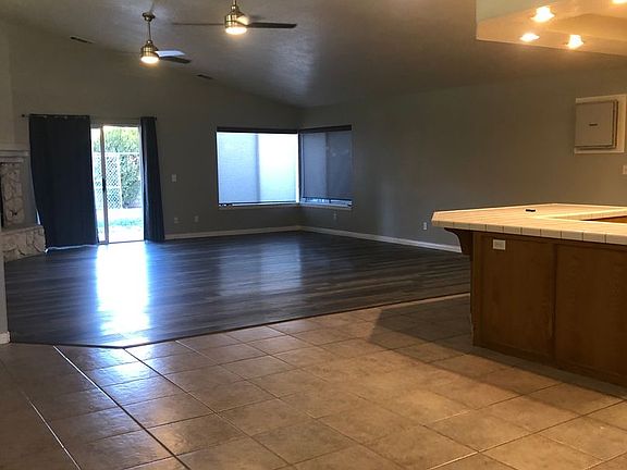 4th image of 15120 Wild Flower Ln
