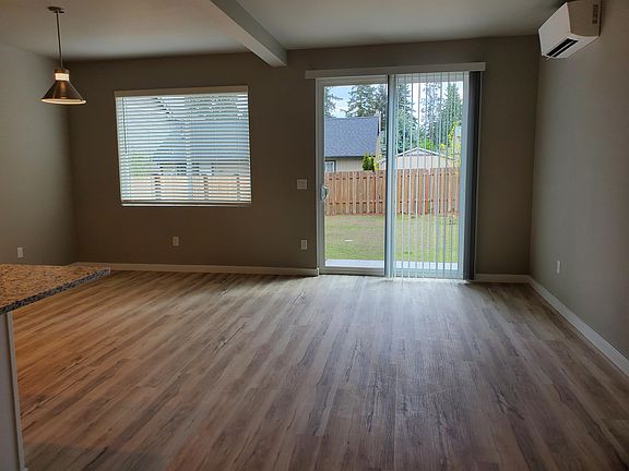 5th image of 1212 Cora St SE #2