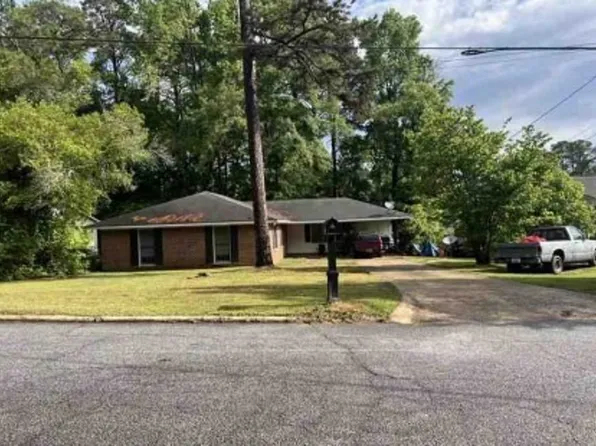 906 McCurdy Blvd, Manchester, GA 31816