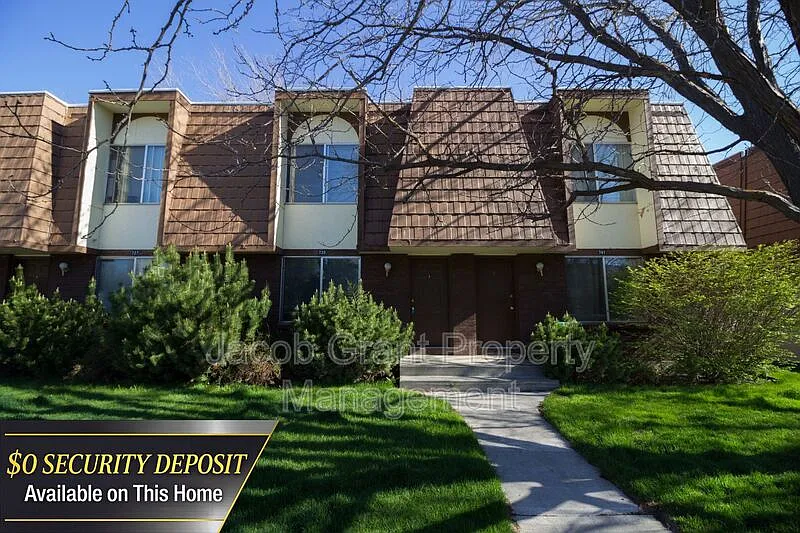 2 bed, 1.5 bath, 1200 sqft, $1,195 — Photo 1