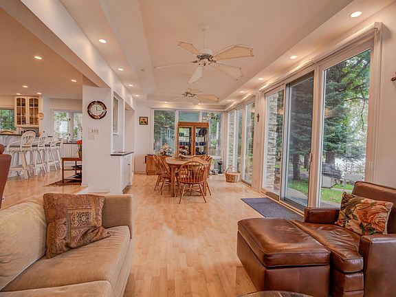 5th image of 2322 Okoboji Blvd