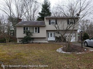 31 Elm Dr, East Windsor, NJ 08520