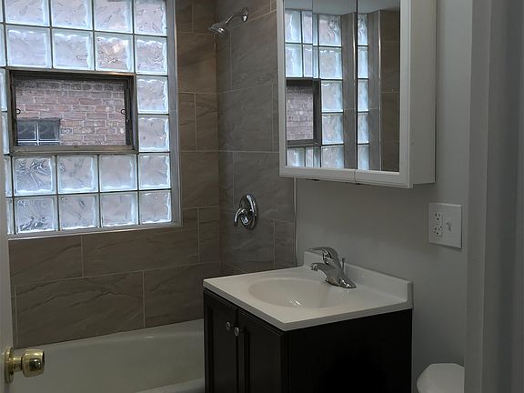 4th image of 2119 S Harlem Ave APT 1R