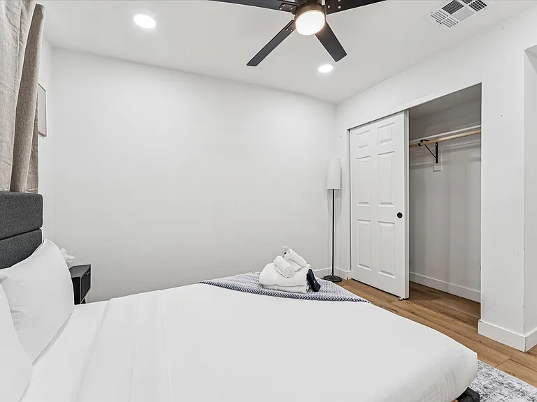 1548 N Upland Cir #B — Photo 14