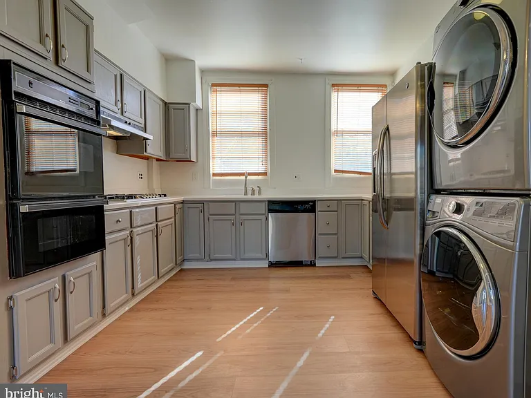 1209 I St SE — Photo 7