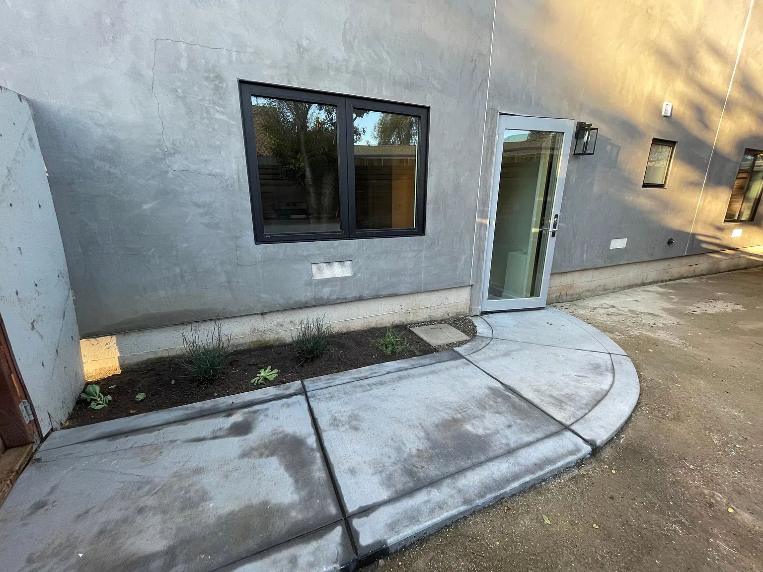 231 Martin Dr — Photo 4