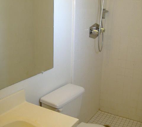 5th image of 1032 E Alameda Dr