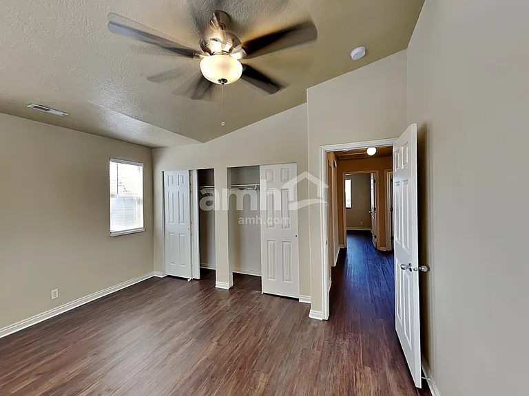 2204 N 1960 W — Photo 9