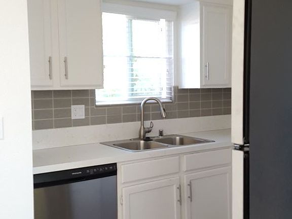 5th image of 4735 Bancroft St APT 05