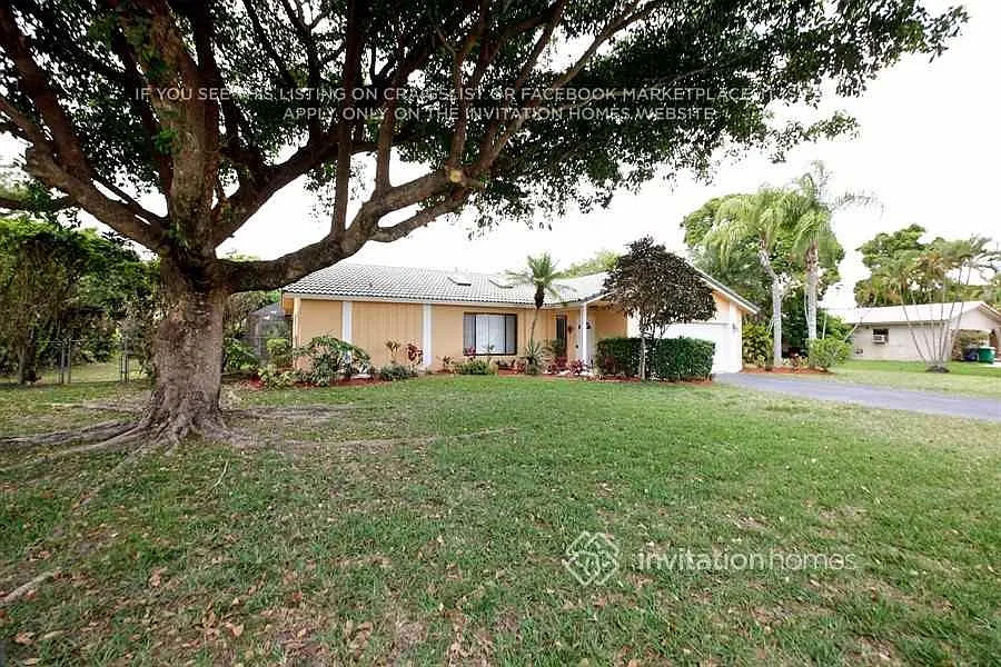 10821 NW 33rd St Coral Springs, FL 33065 — Photo 2