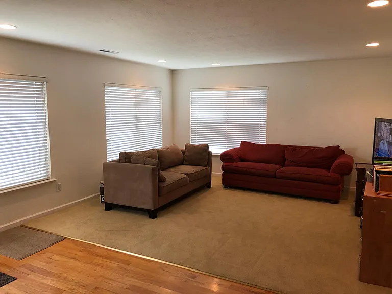 E Cliff Dr — Photo 8