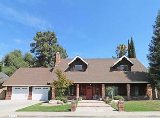 546 W Oak View Dr, Visalia, CA 93277