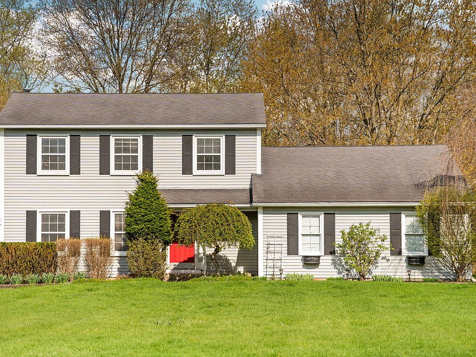 1st image of 5615 Pebble Ridge Ct