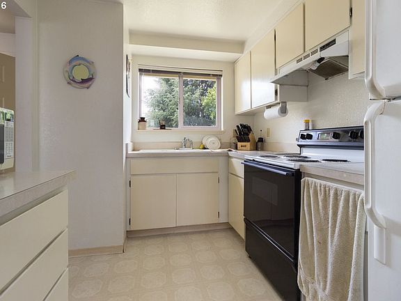 3rd image of 162 Brentridge Dr