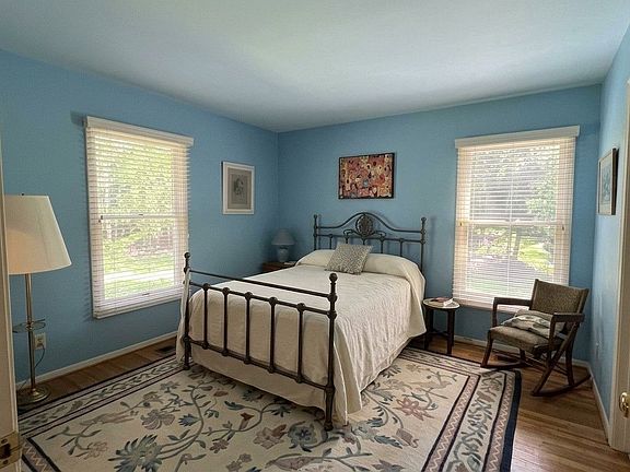 4th image of 25 Delavan St