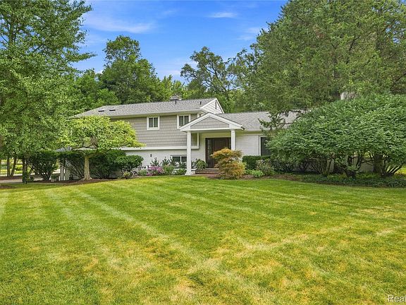 2nd image of 5523 Crabtree Rd