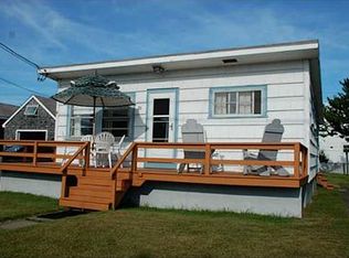 31 Champlin Ave, Narragansett, RI 02879