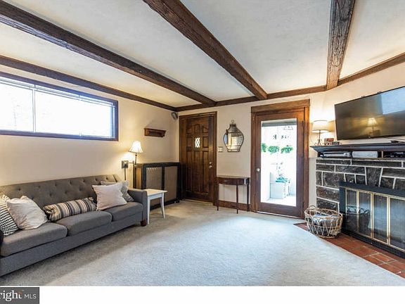 5th image of 385 Lakeview Ave