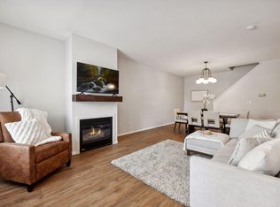 1236 Crystal Pl E, Chaska, MN 55318