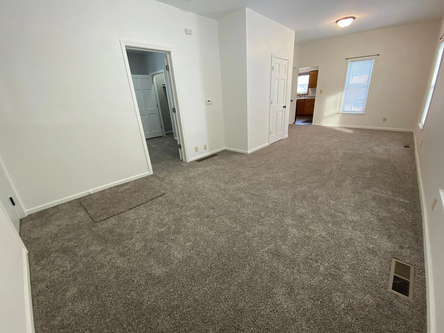 1 bed, 904 sqft, $900 — Photo 4