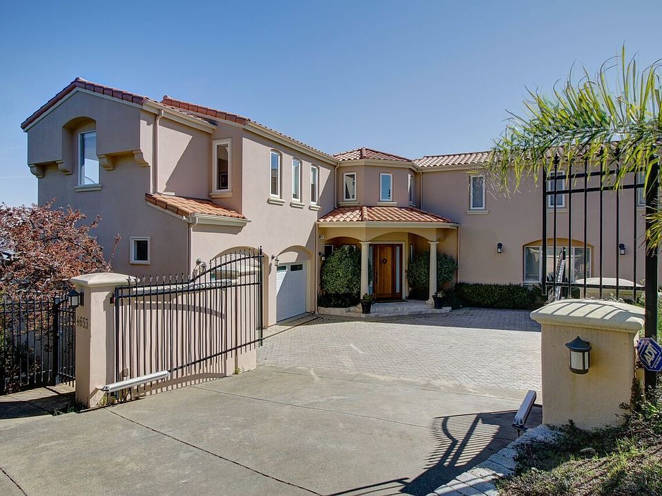 1st image of 4653 Paradise Dr