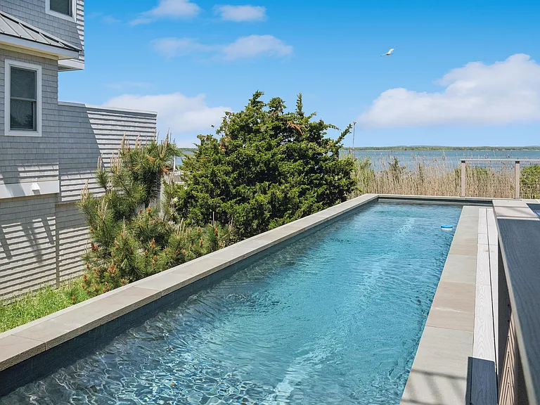 Dune Rd — Photo 12