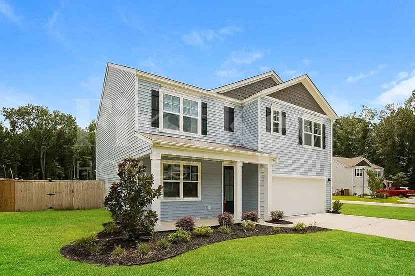 5 bed, 4.0 bath, 2556 sqft, $2,690 — Photo 2