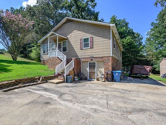 3rd image of 2528 Rhody Dr