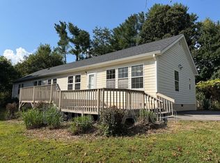 18 Meadowview Ter, Weaverville, NC 28787