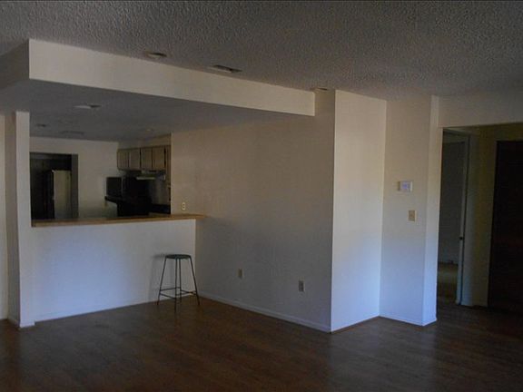 3rd image of 447 SE Marsh Ter