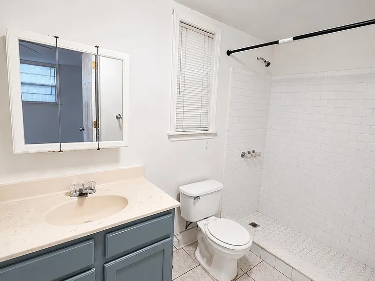 4803 Lexington Ave #B — Photo 10