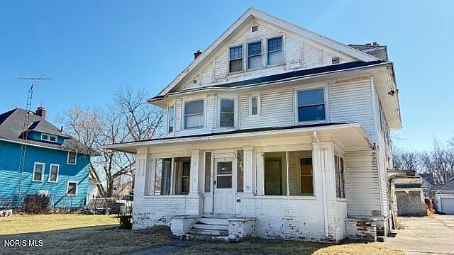 1st image of 923 W Woodruff Ave