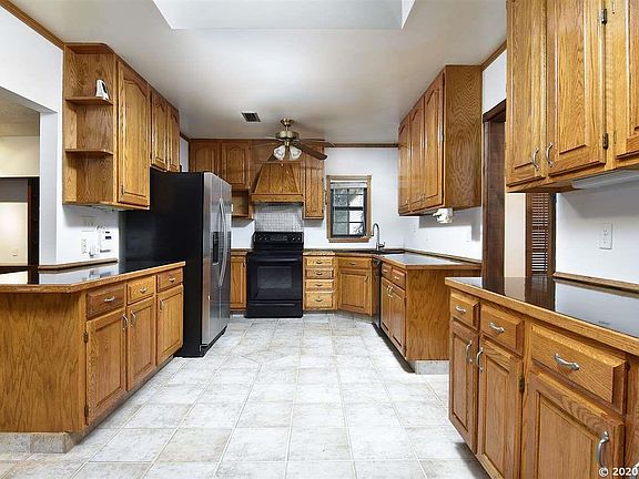 5th image of 1840 NW 23rd St