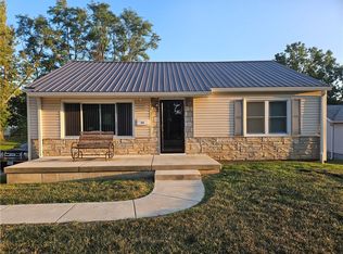 64 N Country Club Rd, Decatur, IL 62521