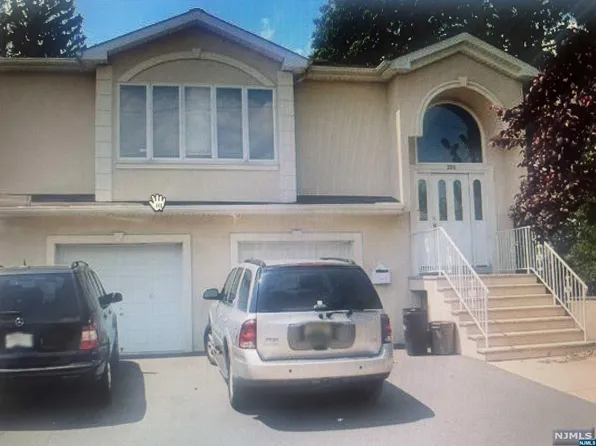 324 1st St, Carlstadt, NJ 07072