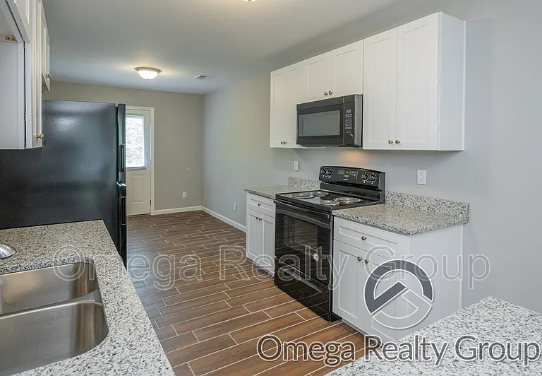 1178 Aquarius Dr — Photo 13