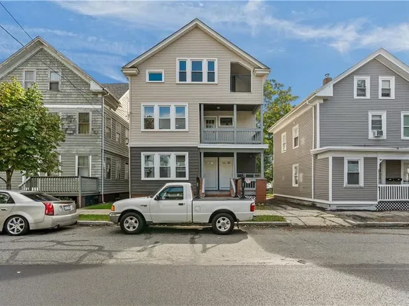 207 Oakland Ave, Providence, RI